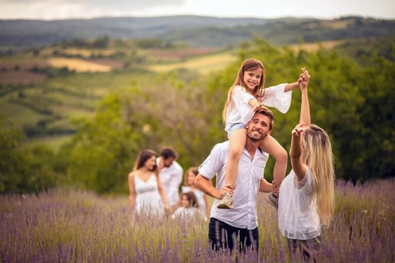 Where to Take the Perfect Family Photos in New England?